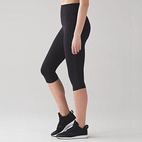 lululemon athletica Pants - Lululemon Squad Goals High-Rise 17" Crop Legging in Black